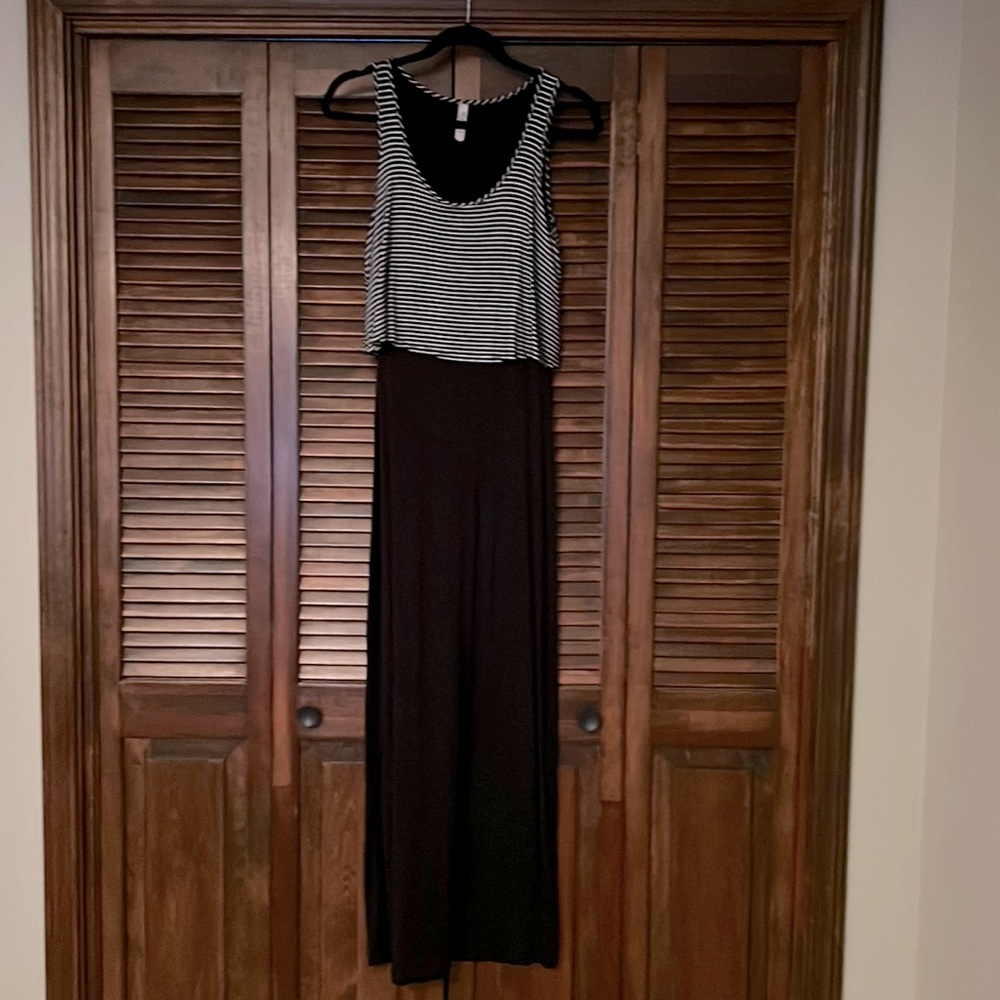 Black and white maxi dress, size small